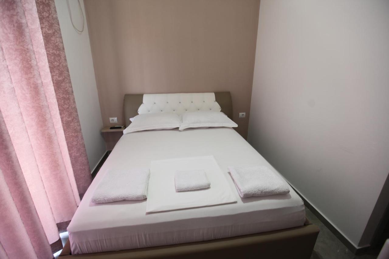 Vila Anhel Εξαμίλιο Εξωτερικό φωτογραφία